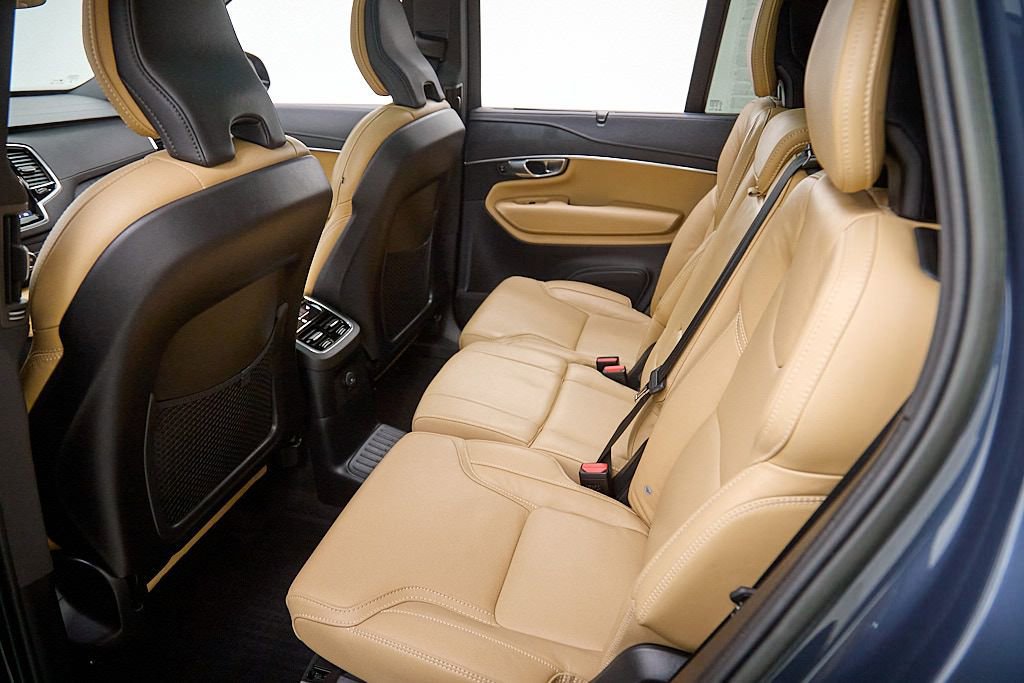 Certified 2023 Volvo XC90 T8 Ultimate w/ Protection Package Premier image 20