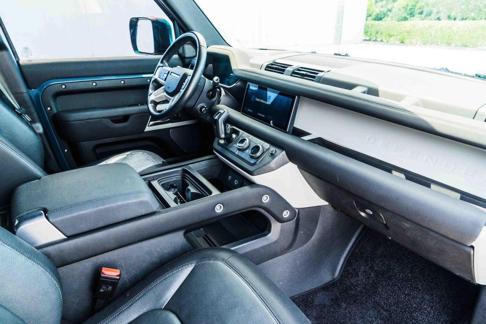 Used 2022 Land Rover Defender 110 X-Dynamic SE AWD/4WD image 37