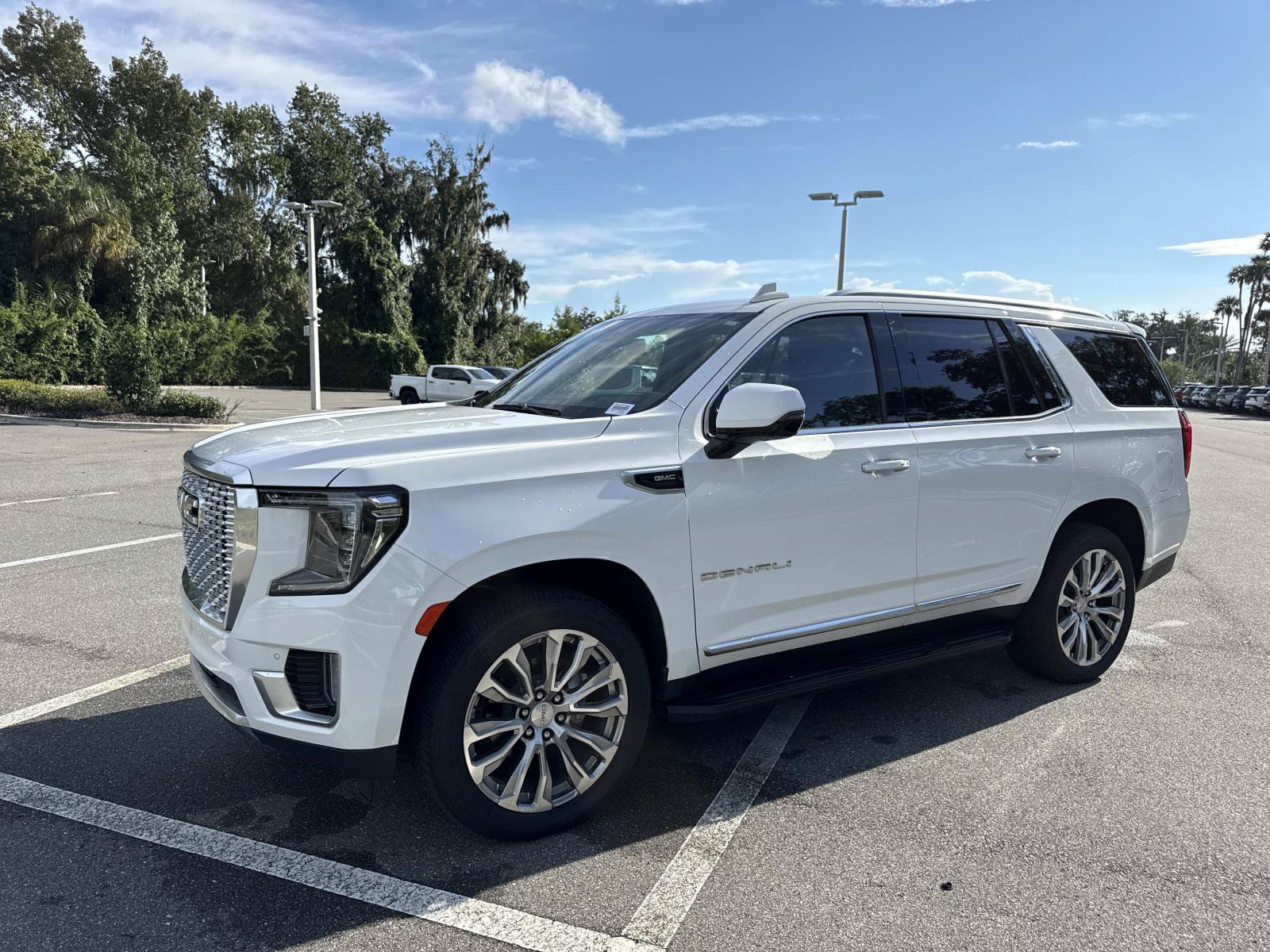 Used 2023 GMC Yukon Denali RWD image 7