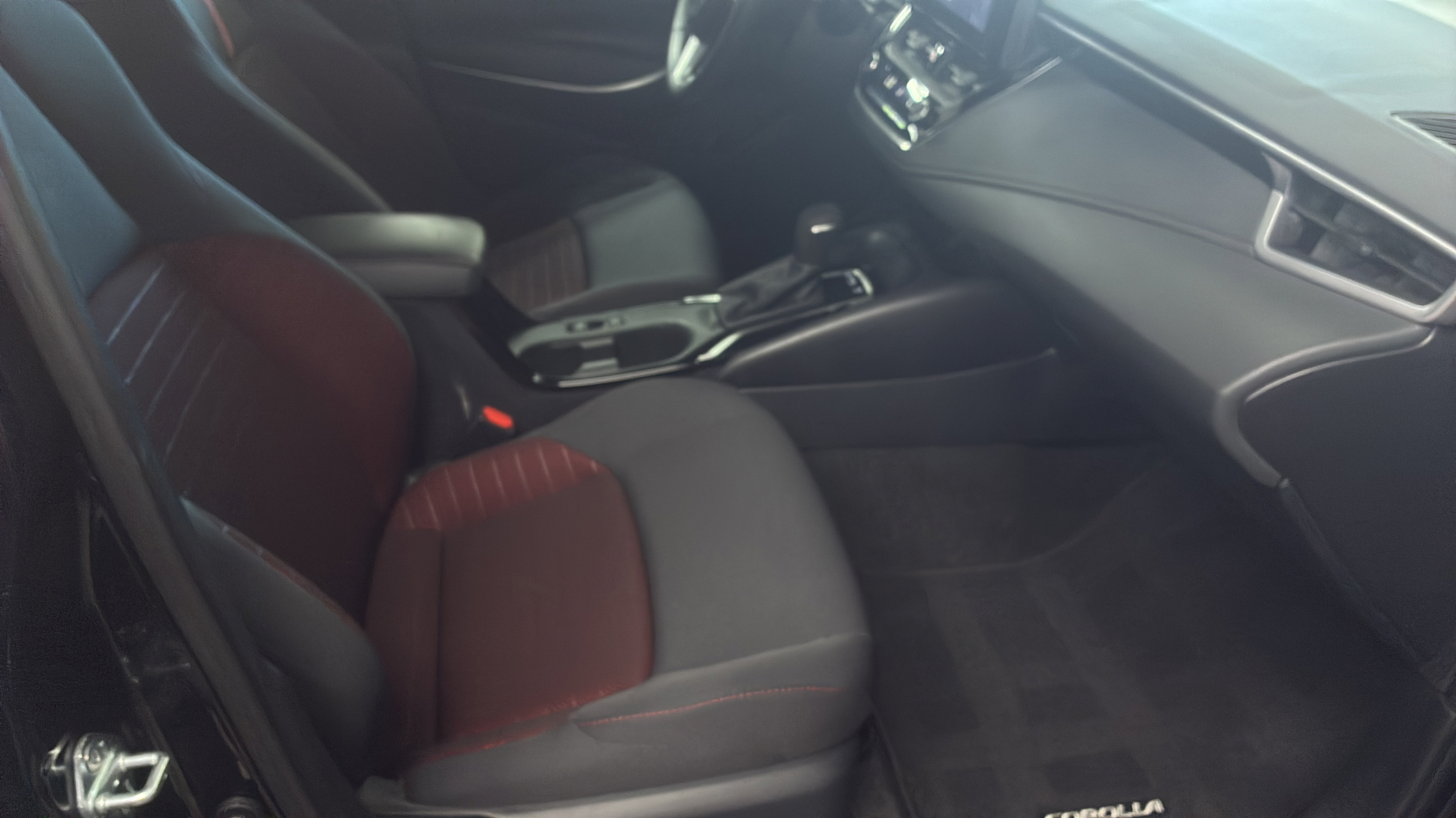 Used 2024 Toyota Corolla SE FWD image 24