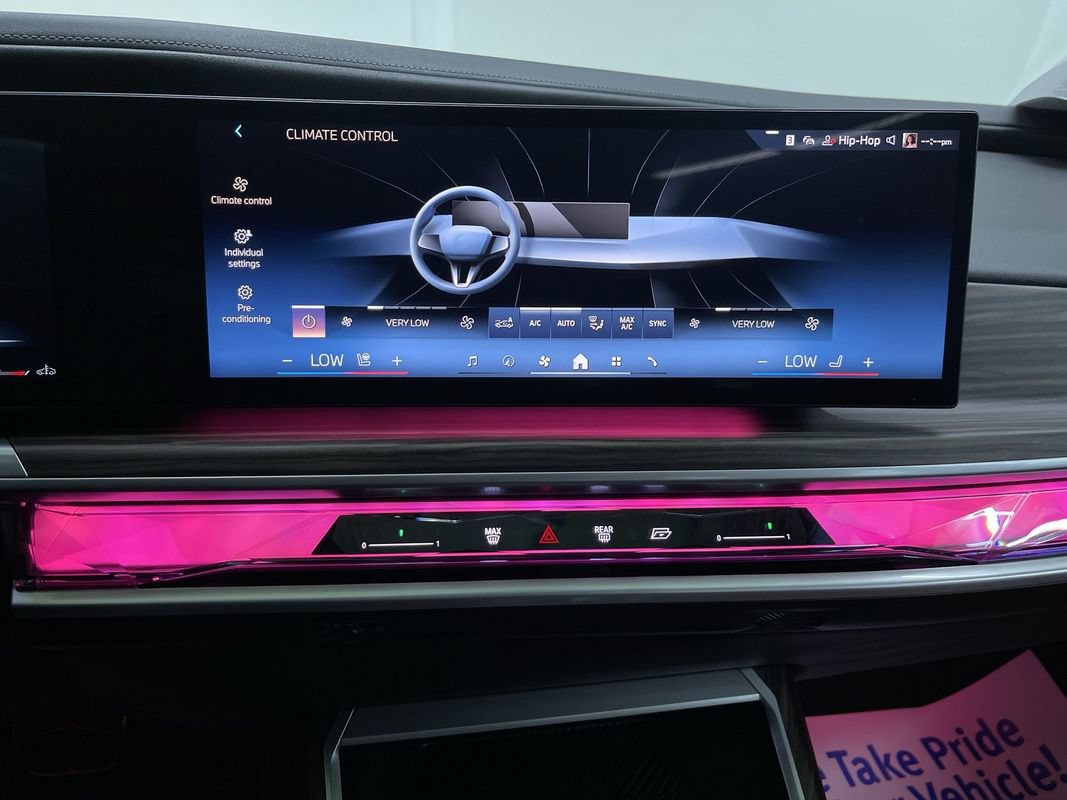 Used 2023 BMW 760i xDrive AWD/4WD image 24