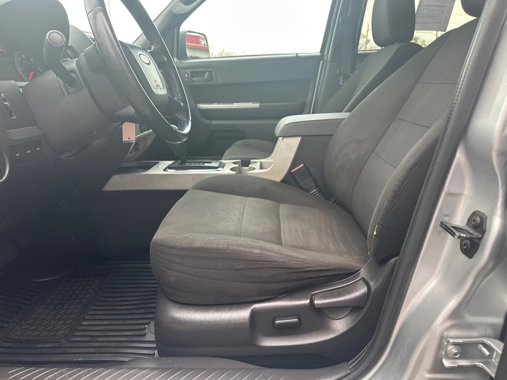 Used 2010 Ford Escape XLT FWD image 2