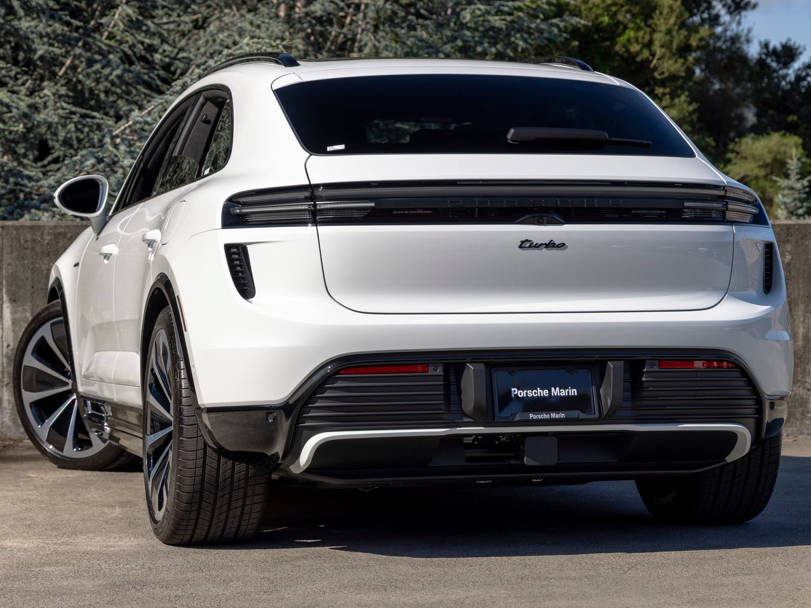 New 2025 Porsche Macan Turbo Electric AWD/4WD image 3