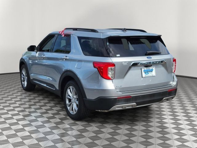 Used 2023 Ford Explorer XLT w/ Equipment Group 202A RWD image 4