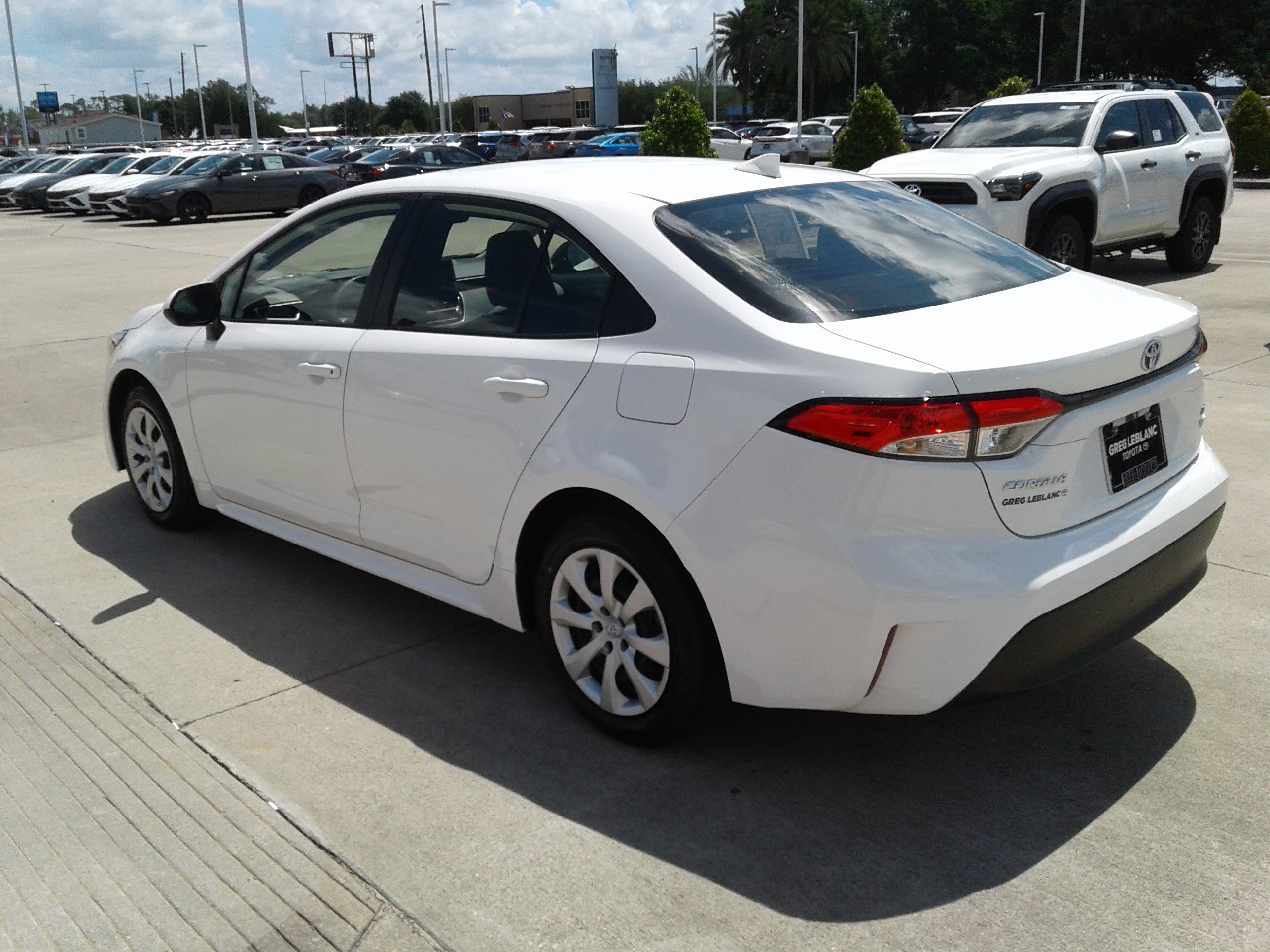 Used 2025 Toyota Corolla LE image 5