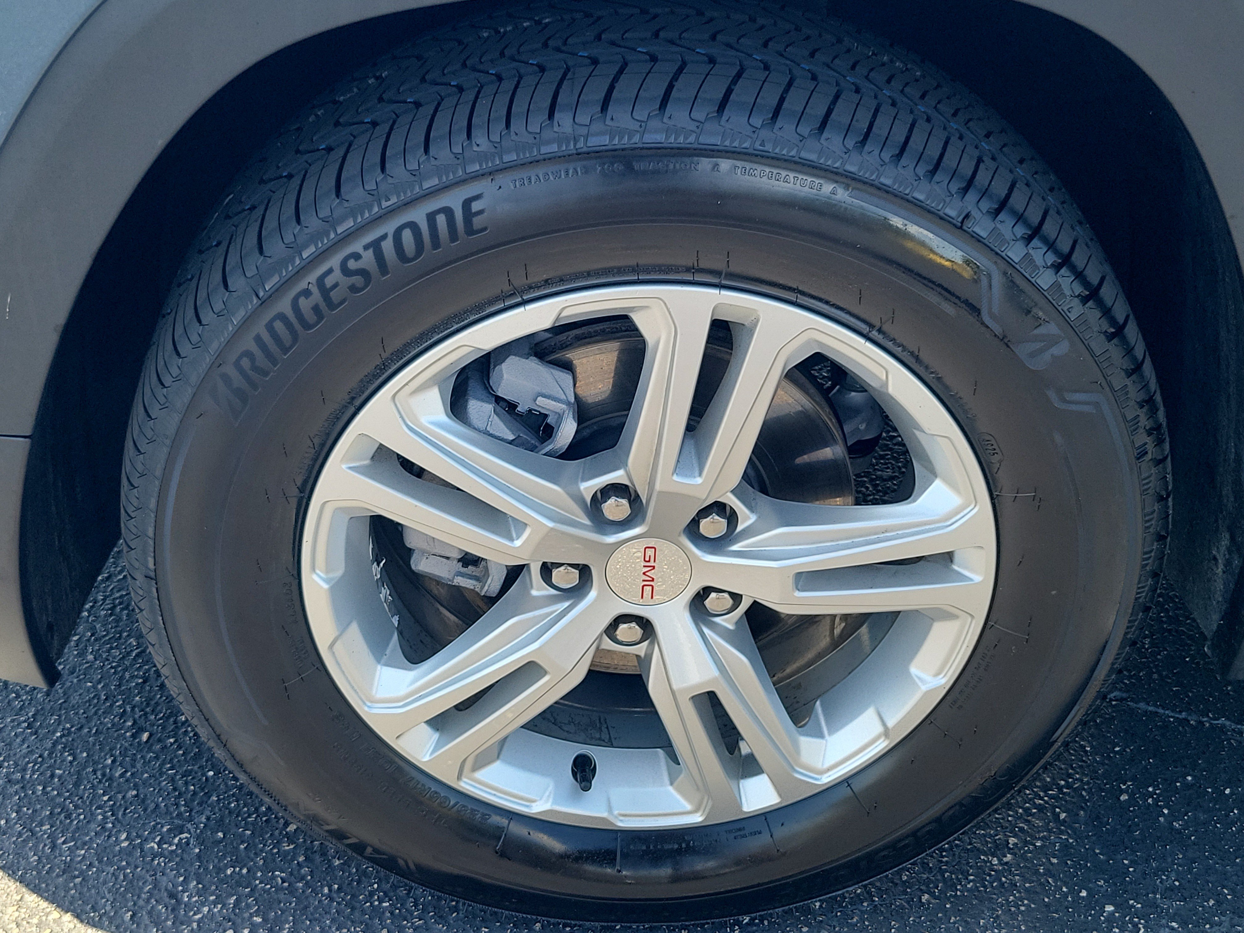 Used 2024 GMC Terrain SLE AWD/4WD image 8