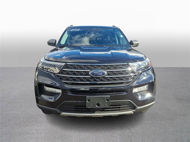 Used 2022 Ford Explorer XLT w/ Equipment Group 202A image 2