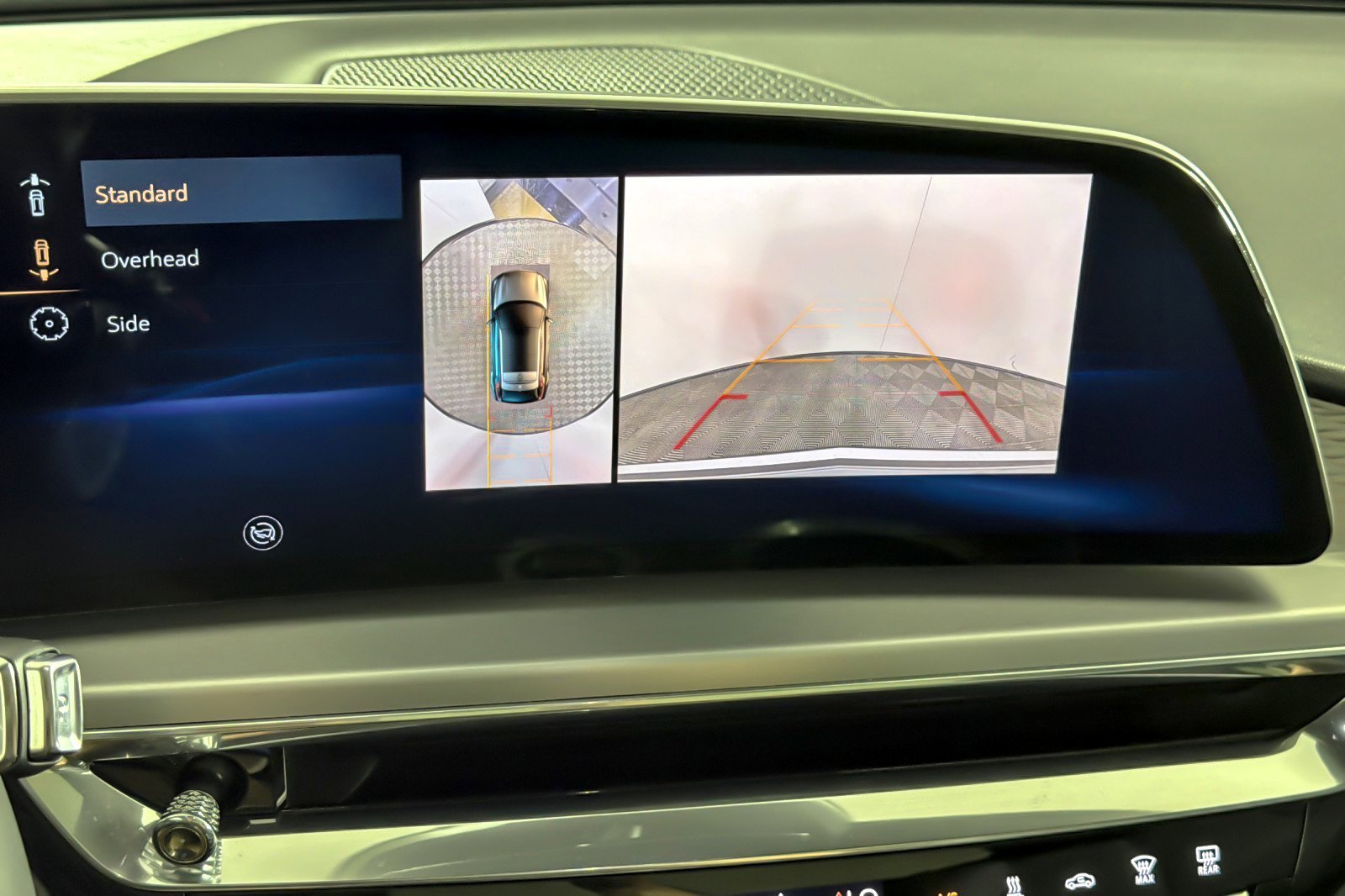 Used 2024 Cadillac Lyriq Luxury image 18