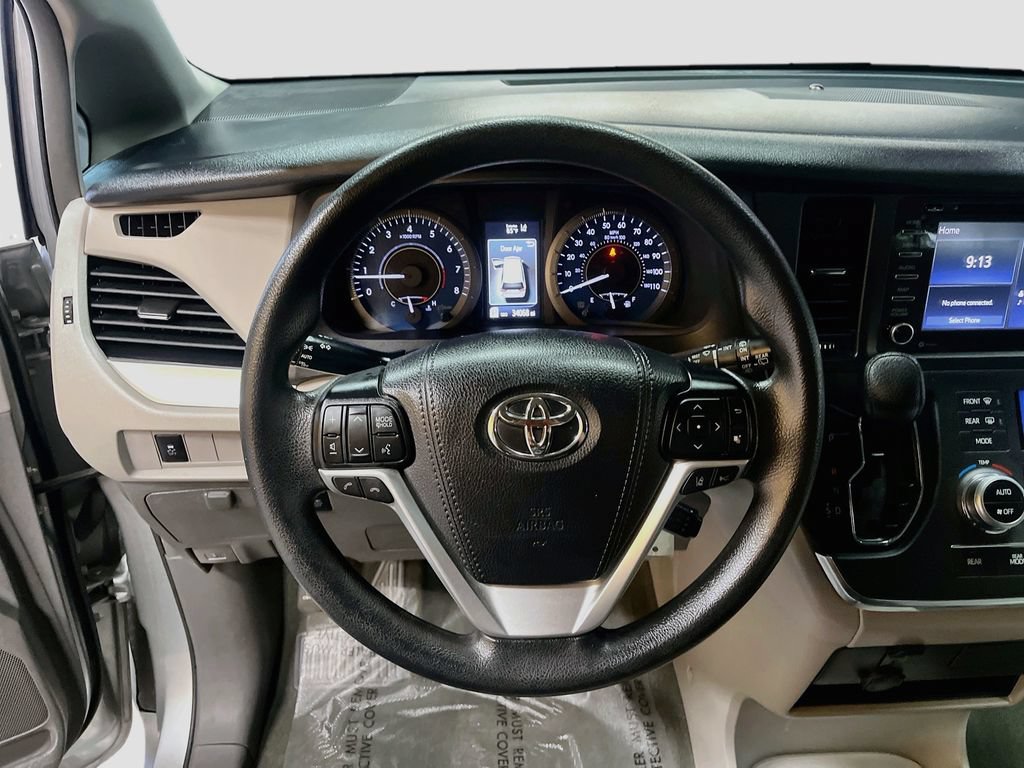 Used 2019 Toyota Sienna LE FWD image 11
