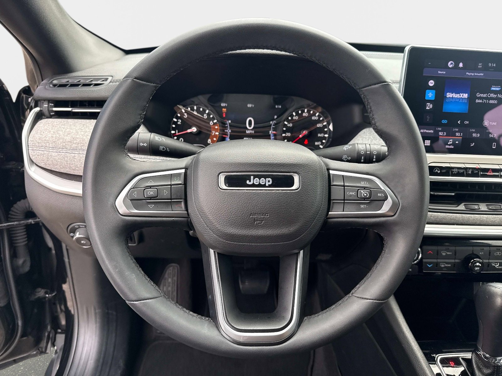 Used 2024 Jeep Compass Latitude image 26