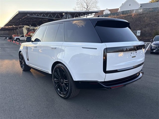 Used 2023 Land Rover Range Rover SE image 9
