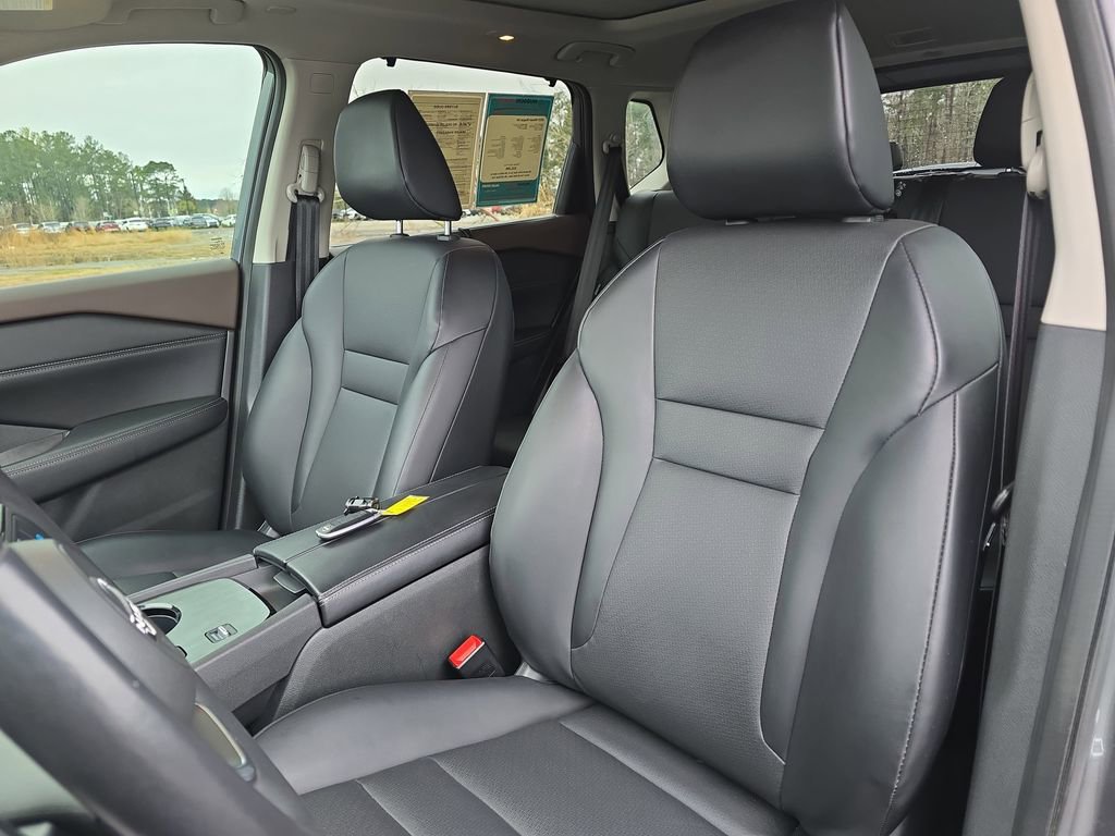 Used 2023 Nissan Rogue SV w/ SV Premium B Package image 19