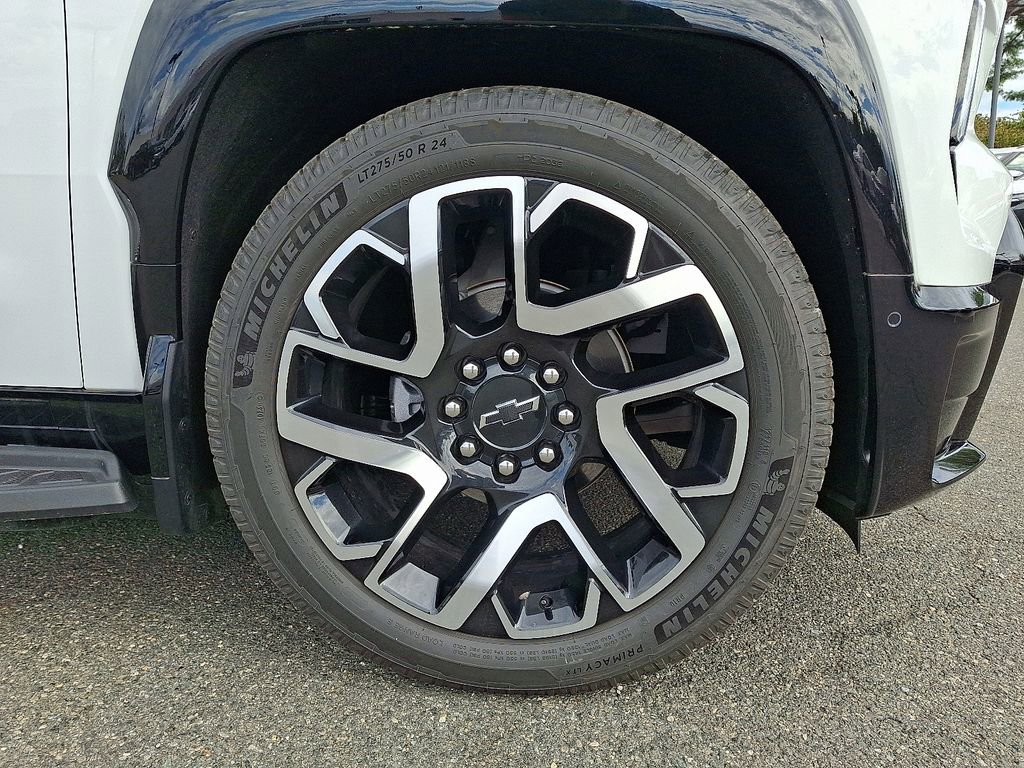 Used 2024 Chevrolet Silverado EV RST image 8