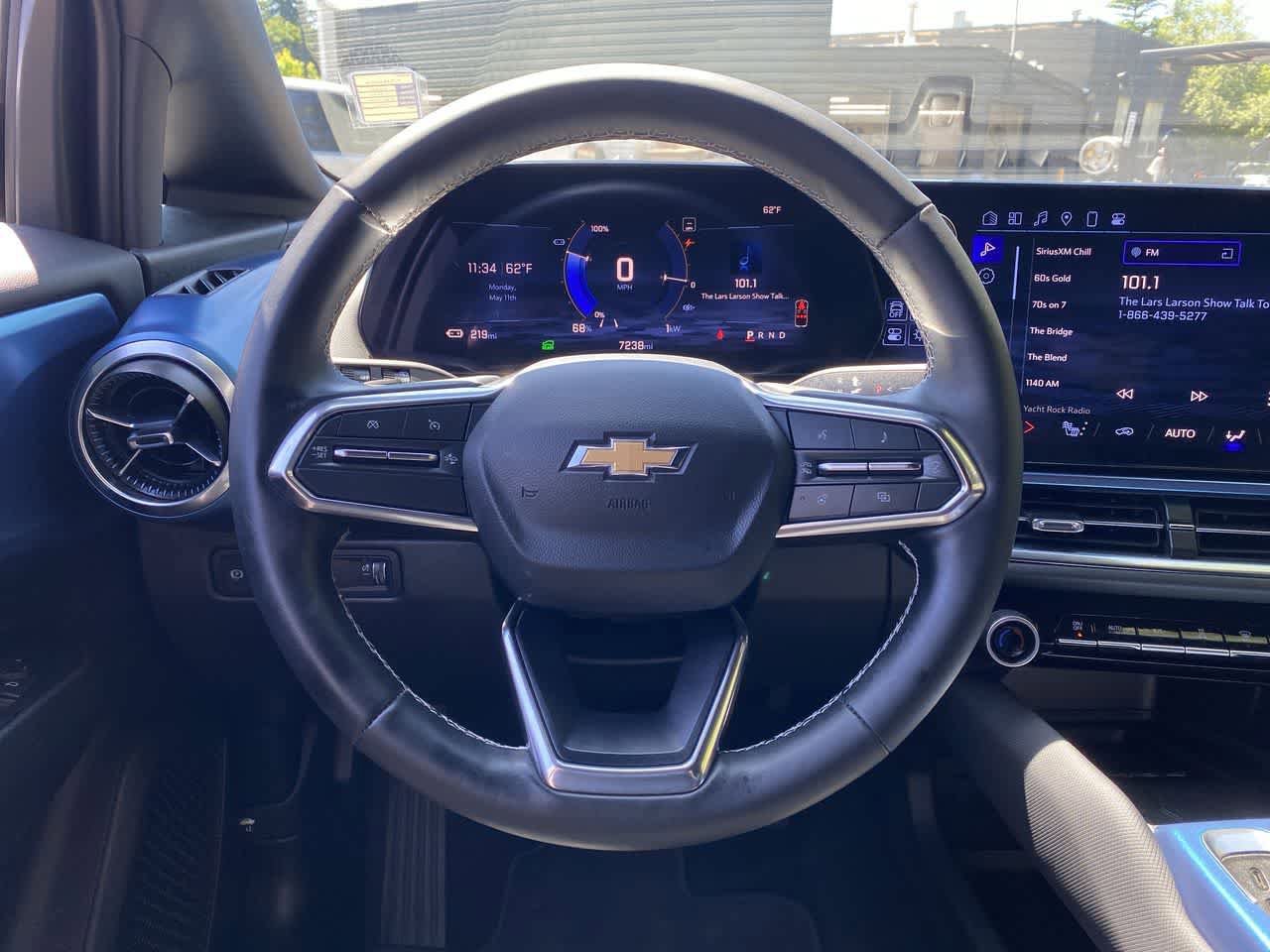 Used 2025 Chevrolet Equinox EV LT w/ Convenience Package FWD image 19