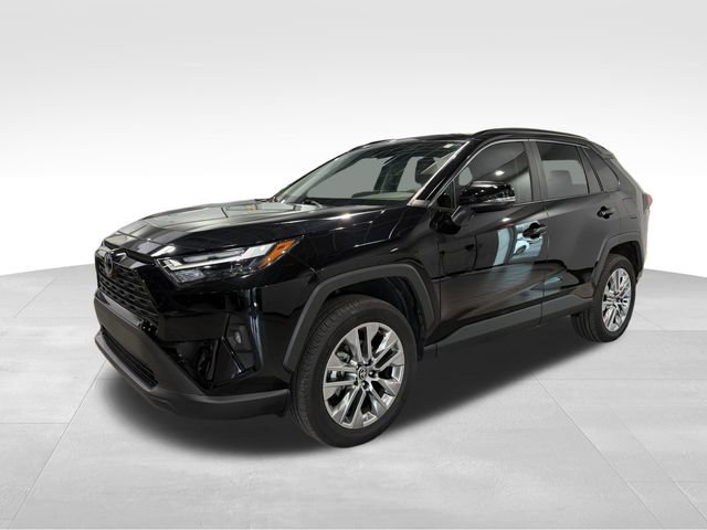 Used 2023 Toyota RAV4 XLE Premium image 3