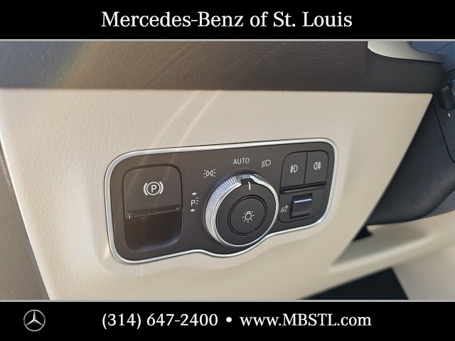 Used 2025 Mercedes-Benz GLB 250 4MATIC image 15