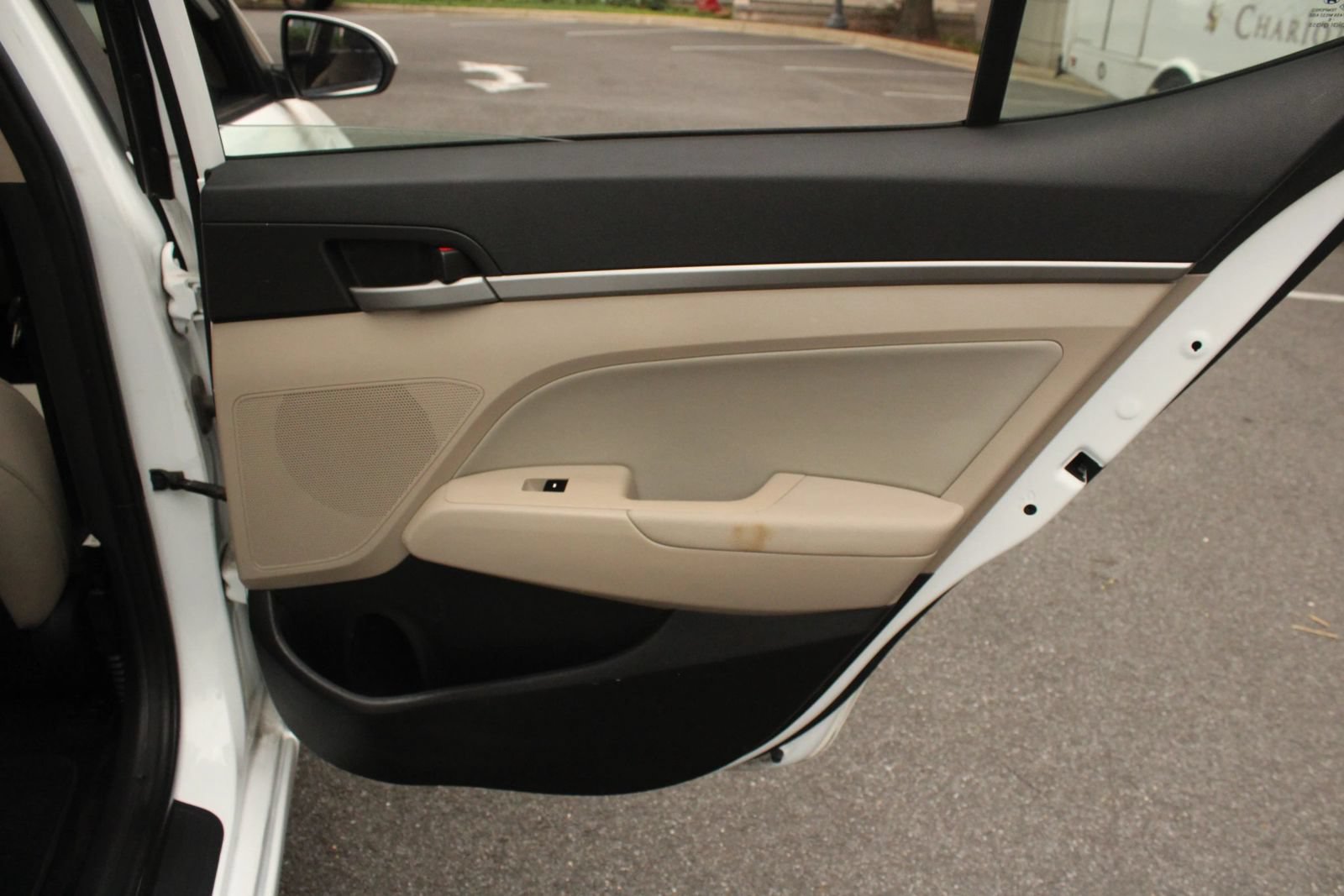 Used 2017 Hyundai Elantra SE FWD image 21