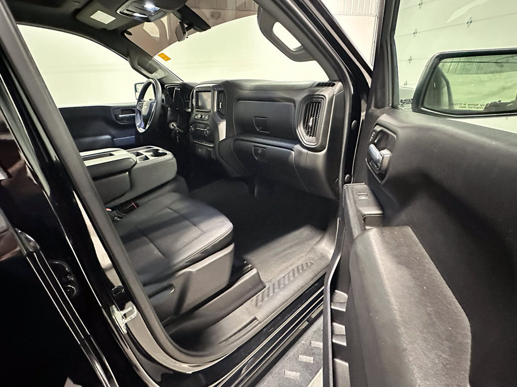 Used 2020 Chevrolet Silverado 1500 Custom w/ Custom Value Package AWD/4WD image 23
