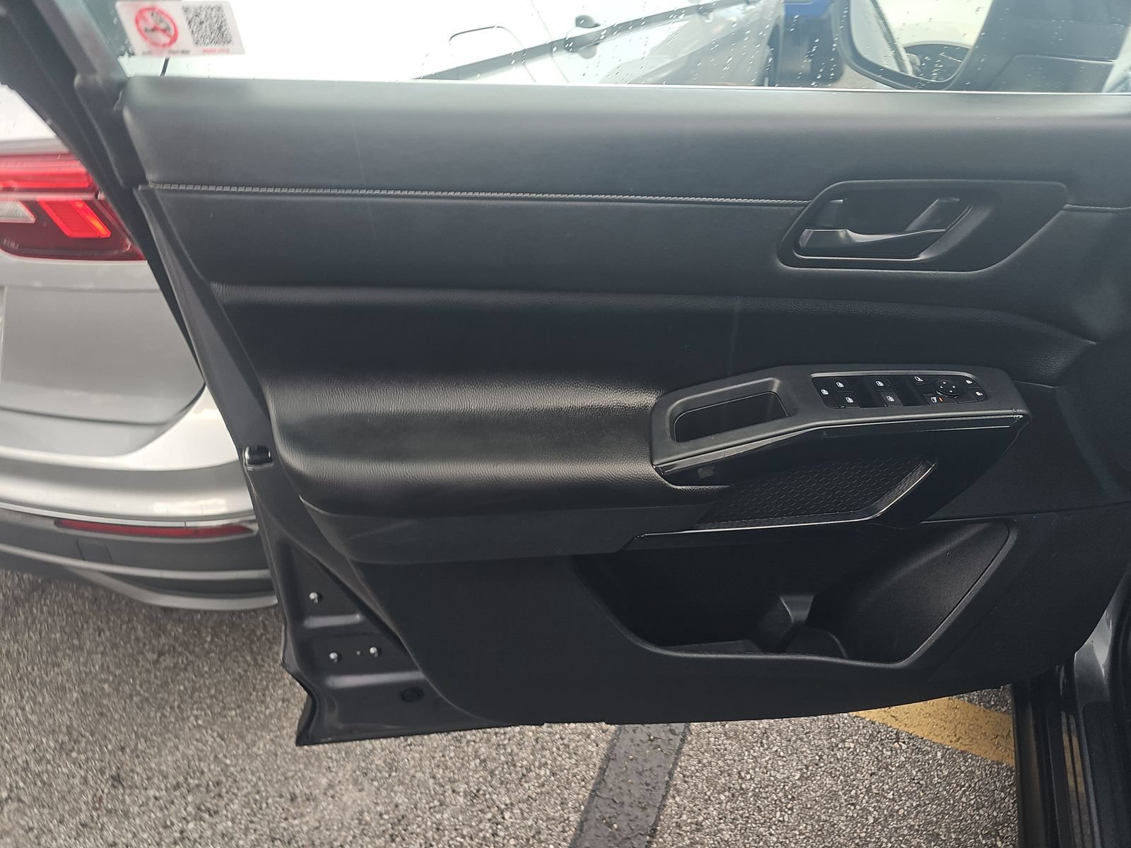 Used 2025 Nissan Pathfinder S FWD image 30