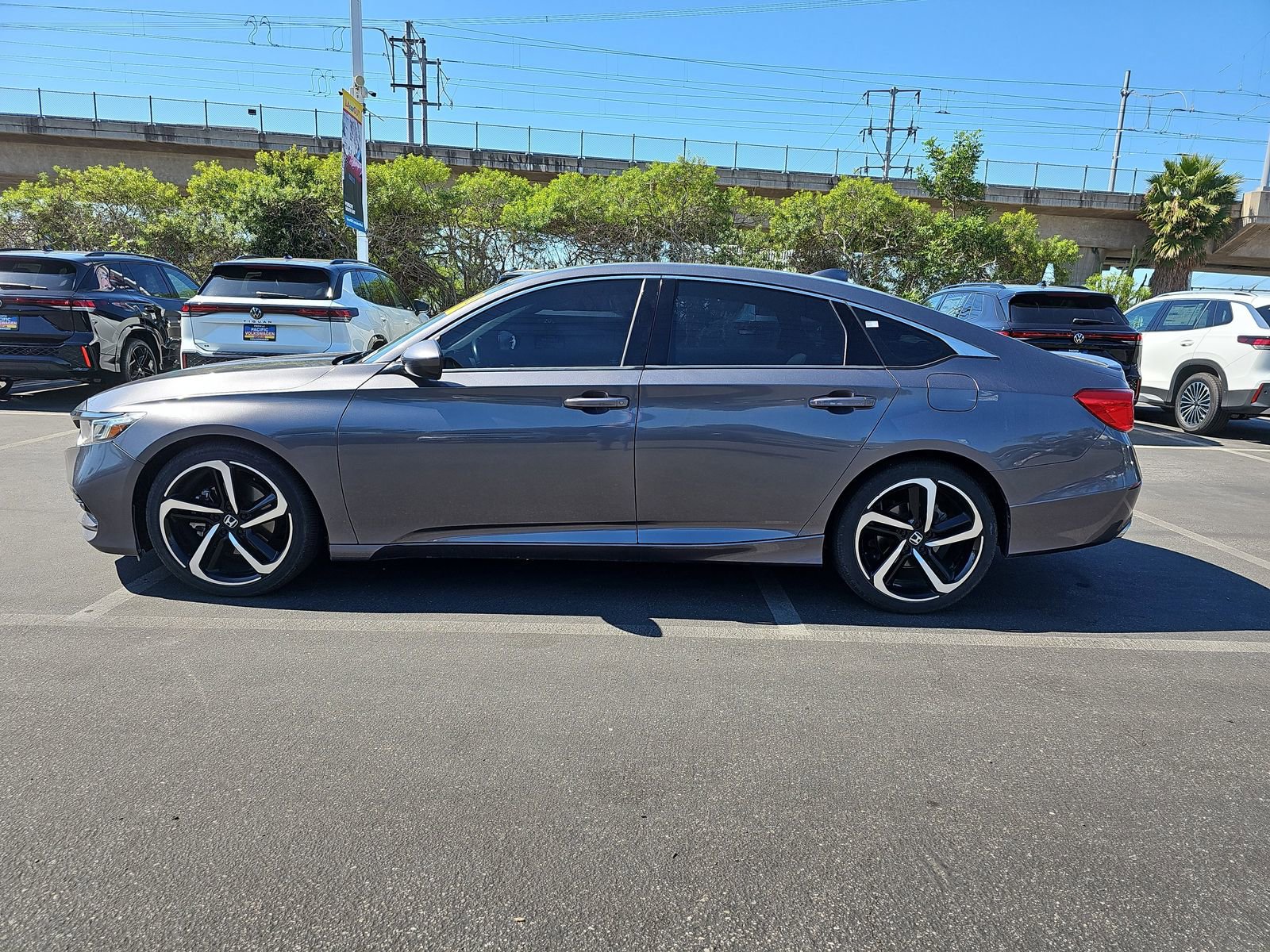 Used 2018 Honda Accord Sport image 8