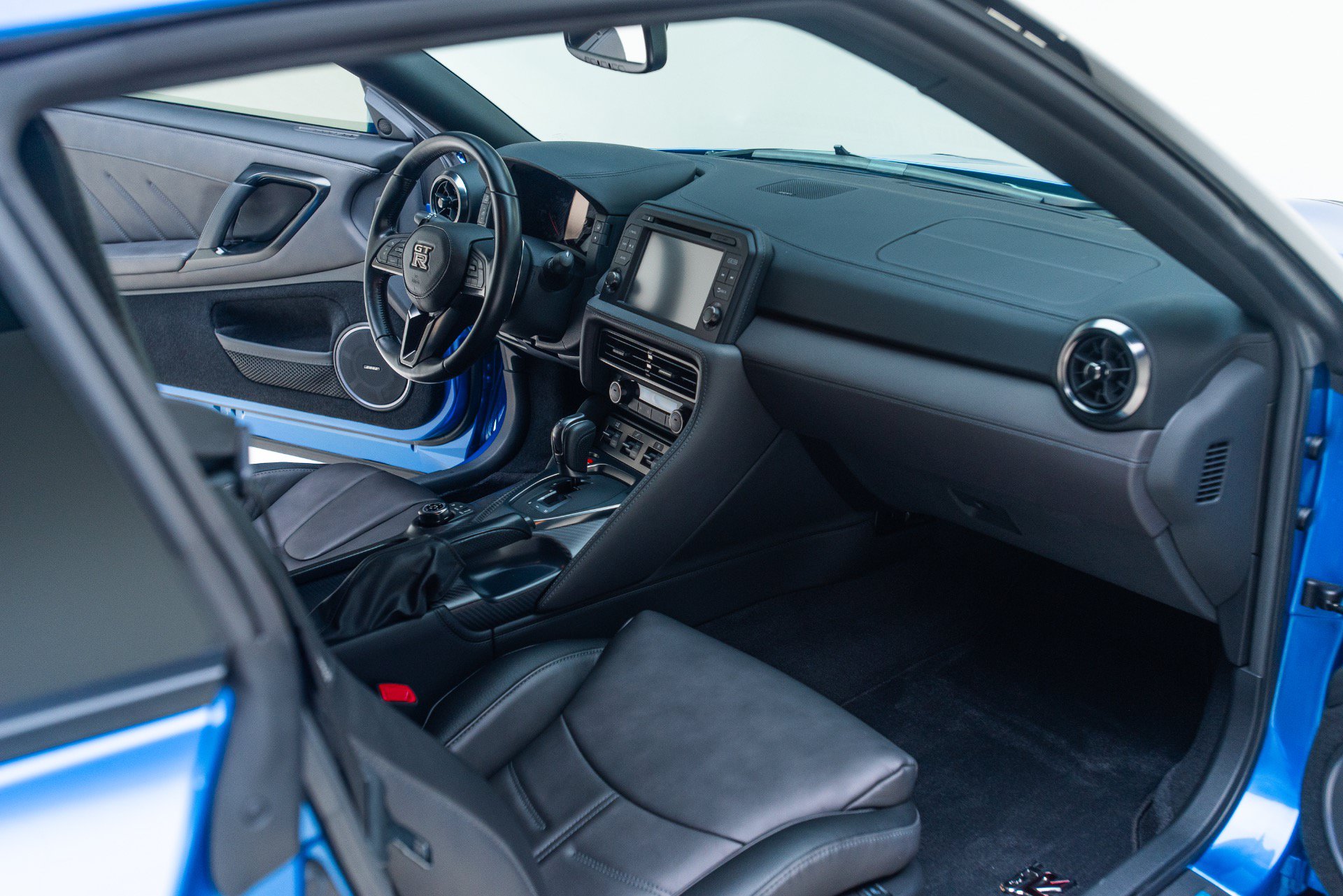Used 2021 Nissan GT-R Premium AWD/4WD image 34
