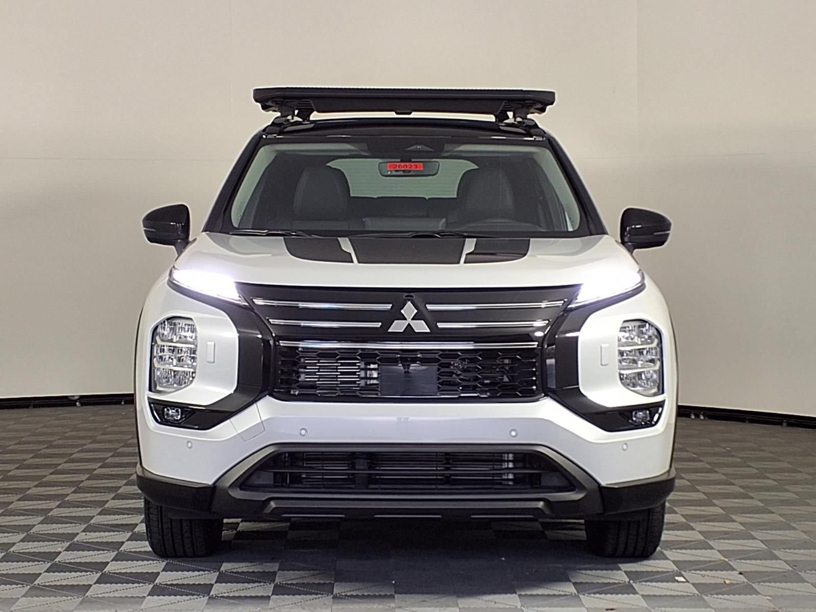 New 2026 Mitsubishi Outlander AWD image 2