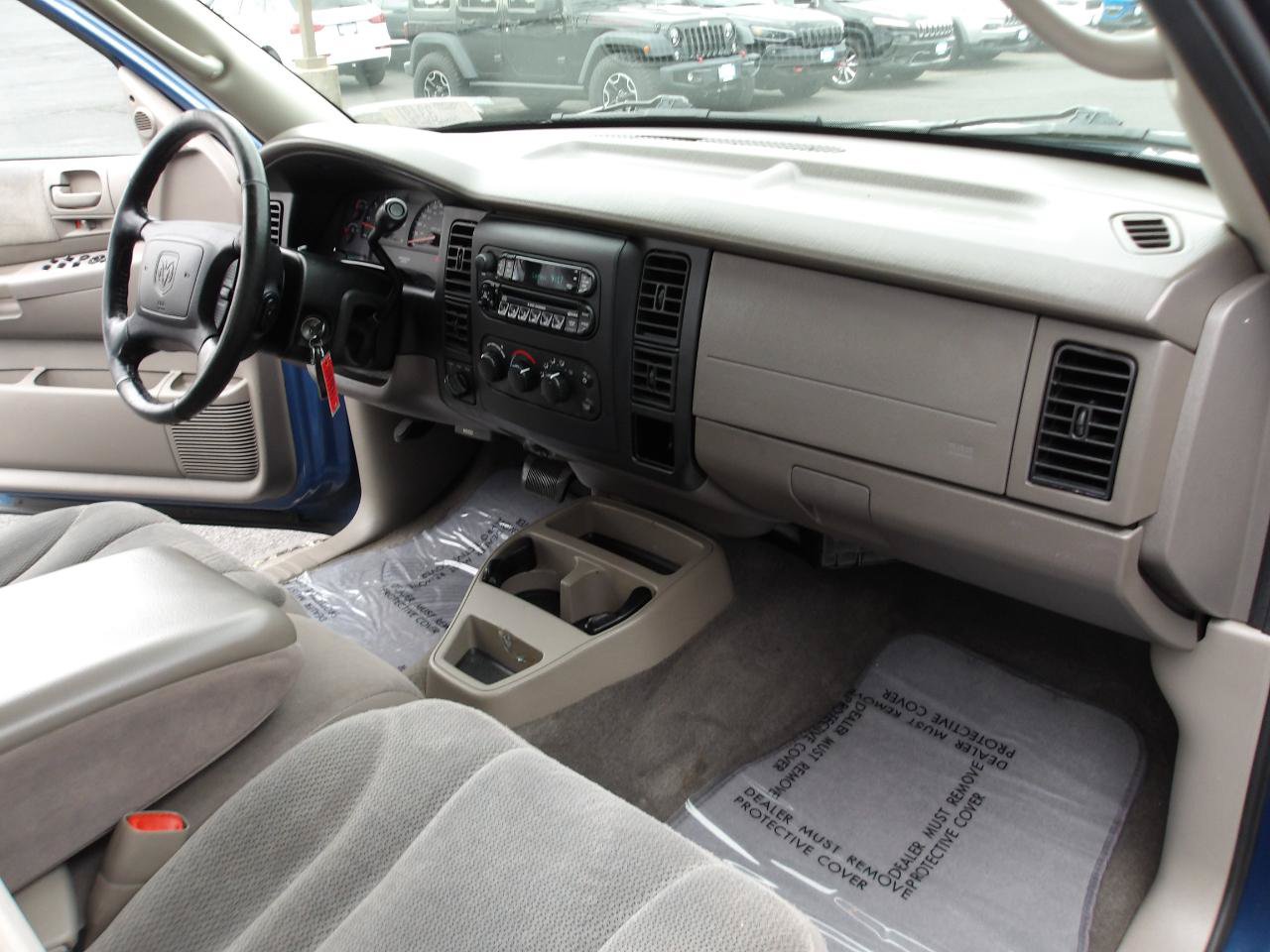 Used 2004 Dodge Dakota Sport w/ Deluxe Convenience Group AWD/4WD image 13
