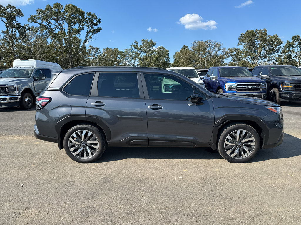 Used 2025 Subaru Forester Touring w/ Popular Package - Touring AWD/4WD image 4