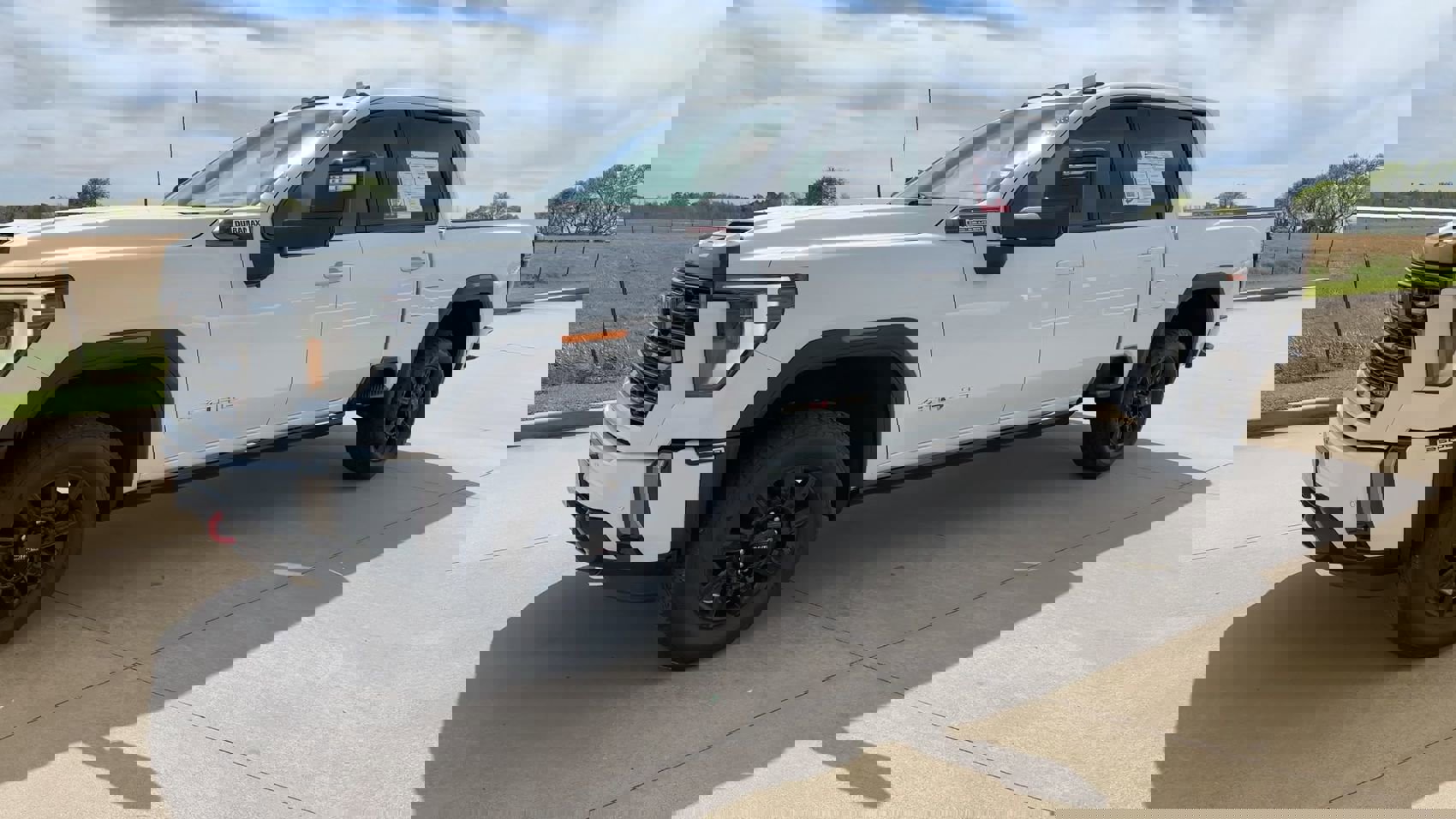 Used 2024 GMC Sierra 2500 AT4 w/ AT4 Premium Plus Package image 5