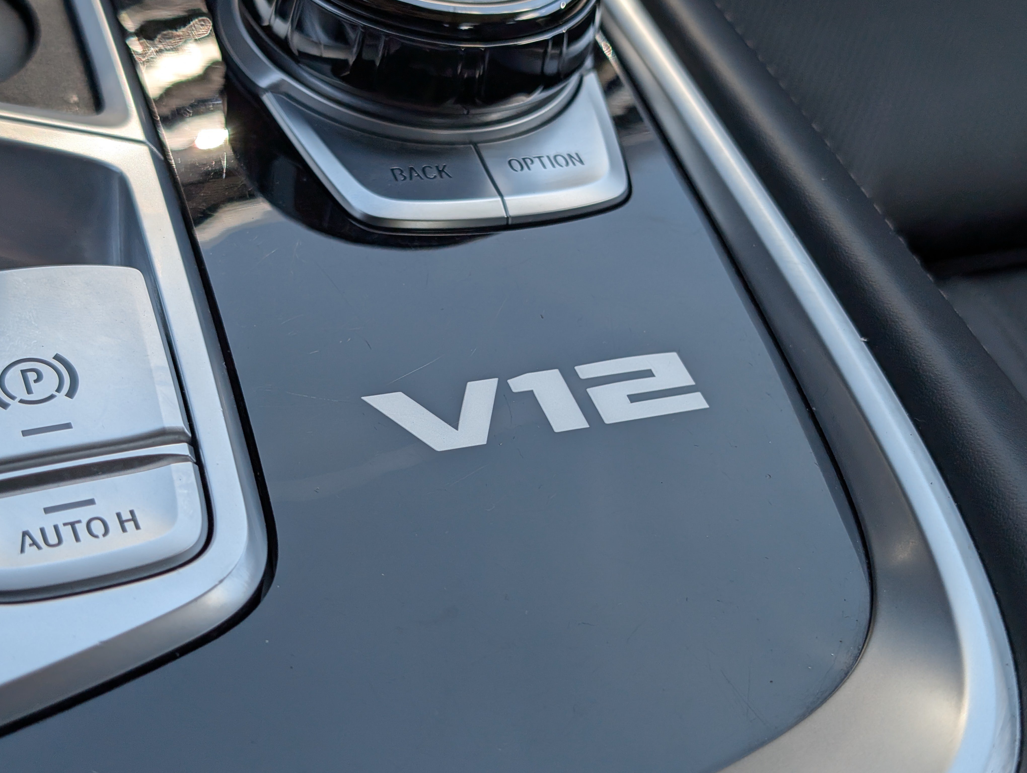 Used 2022 BMW M760i xDrive w/ Luxury Rear Seating Package AWD/4WD image 26