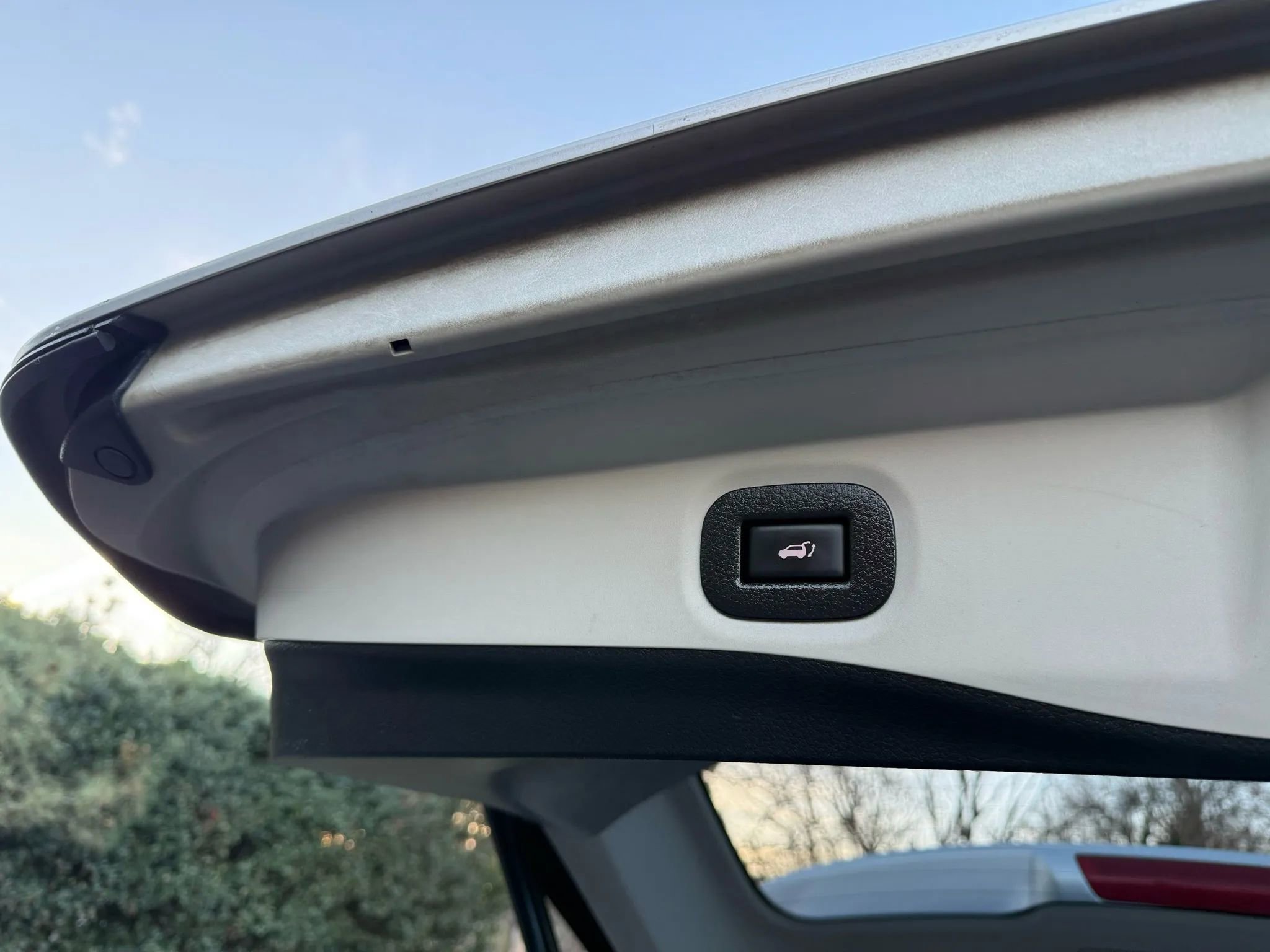 Used 2017 Nissan Rogue SV w/ SV Premium Package image 36