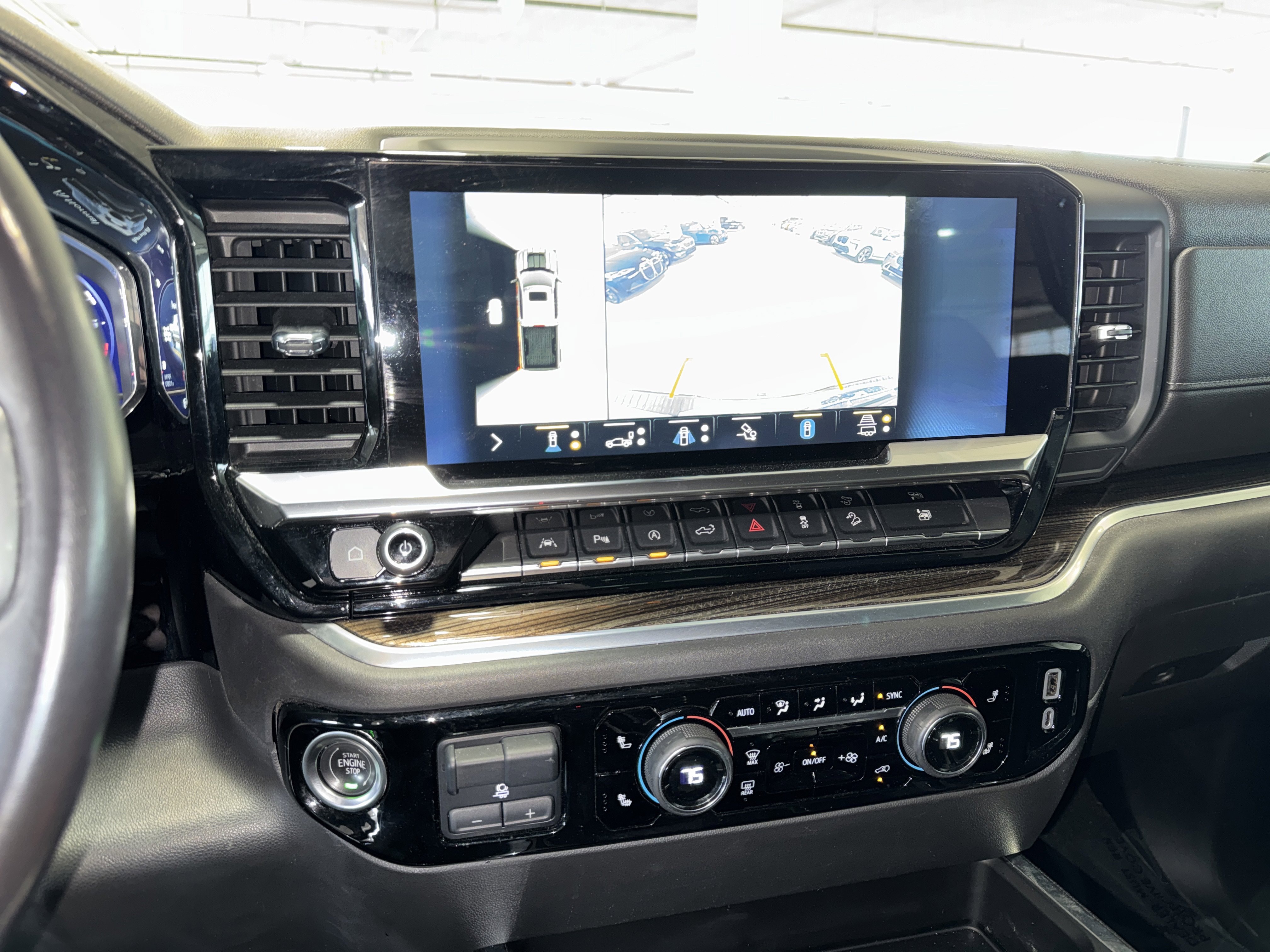 Used 2022 Chevrolet Silverado 1500 LT Trail Boss w/ LT Trail Boss Premium Package image 27