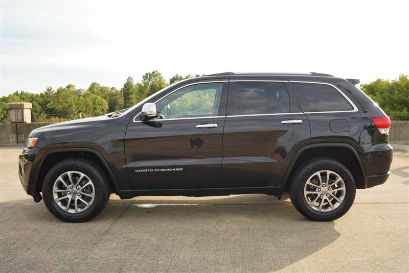 Used 2015 Jeep Grand Cherokee Limited w/ Luxury Group II AWD/4WD image 3