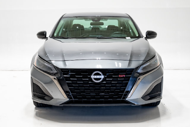 Used 2025 Nissan Altima 2.5 SR FWD image 4