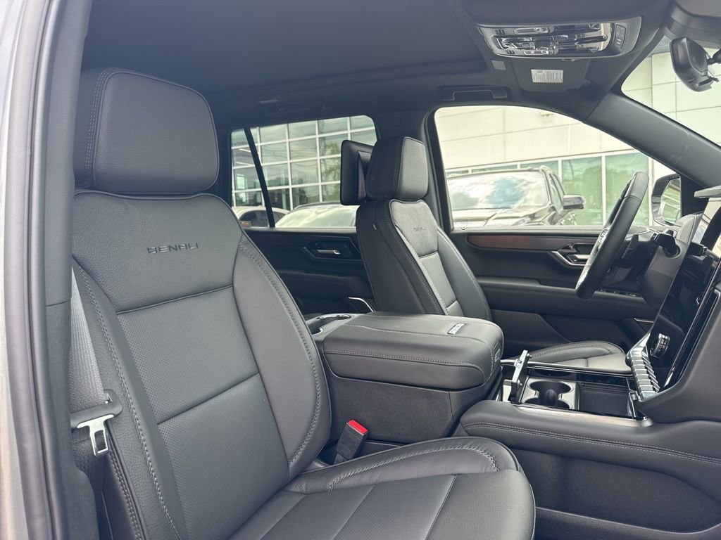 New 2026 GMC Yukon Denali w/ Denali Reserve Package AWD/4WD image 22