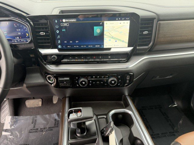 Used 2025 Chevrolet Silverado 1500 High Country AWD/4WD image 20
