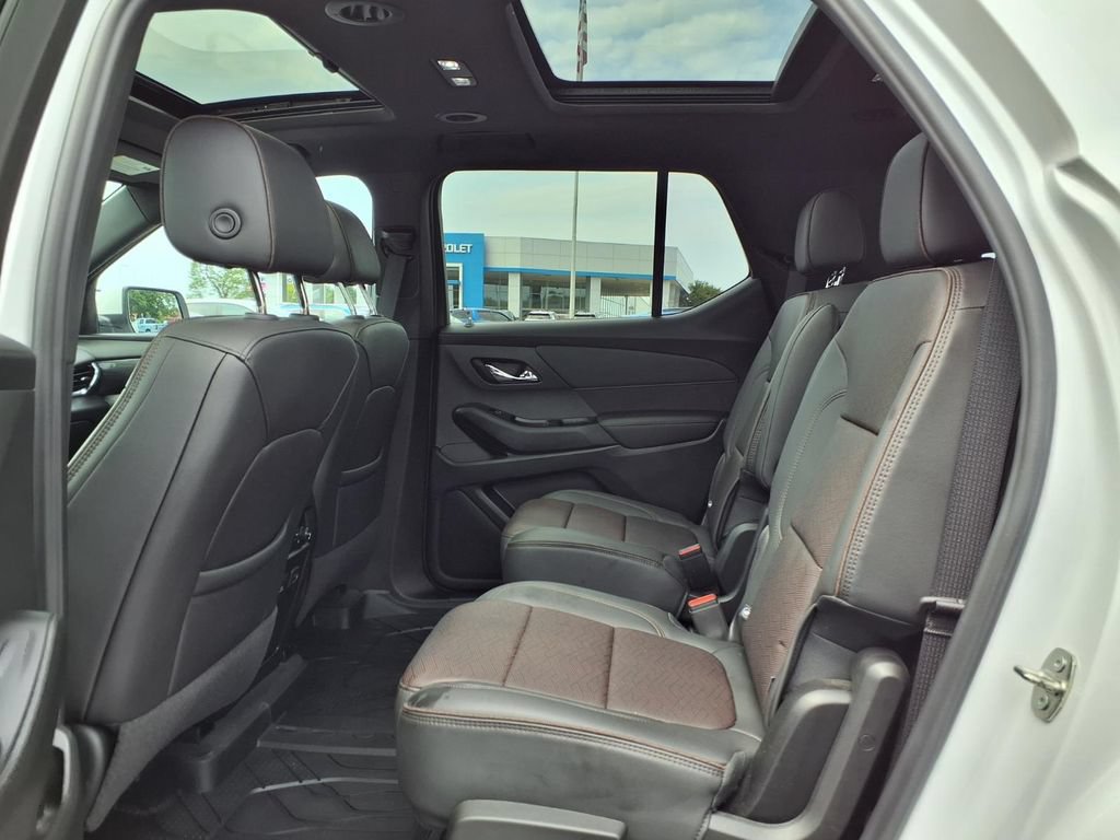 Used 2023 Chevrolet Traverse High Country w/ LPO, Floor Liner Package FWD image 27