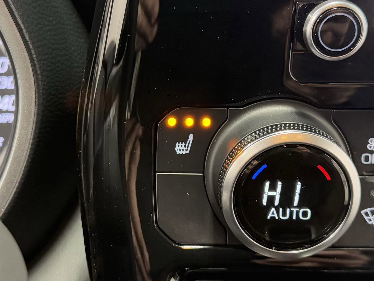 Used 2024 Toyota Highlander XLE image 24