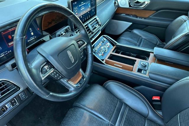 Used 2024 Lincoln Navigator Black Label image 4