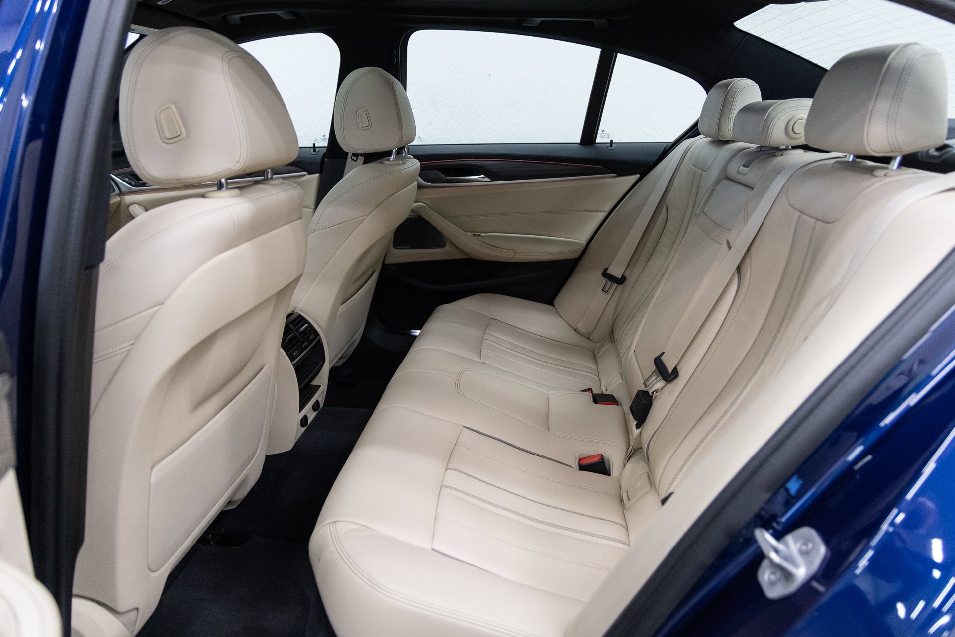 Used 2017 BMW 540i RWD image 8