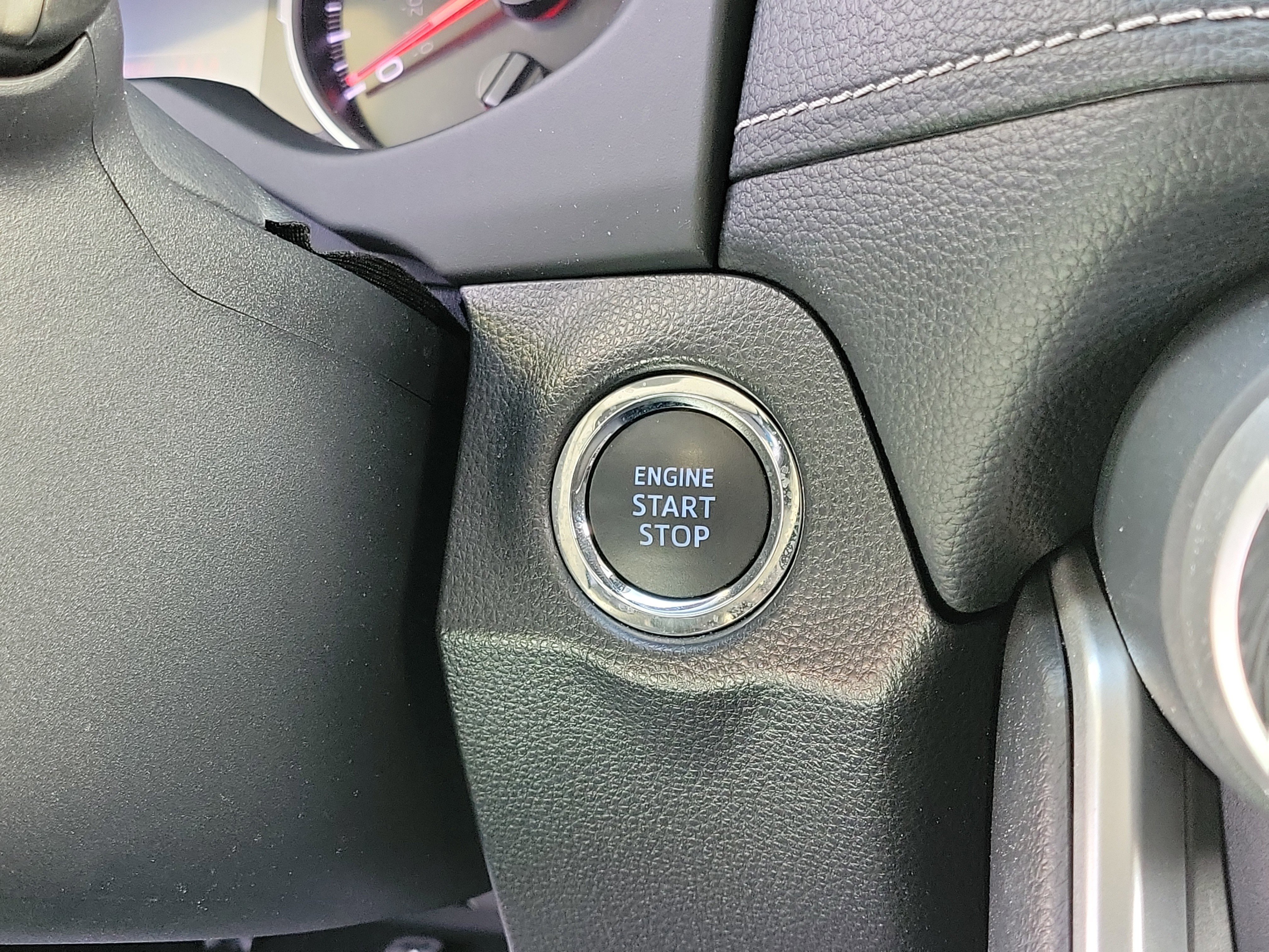 Used 2022 Toyota RAV4 XLE image 28