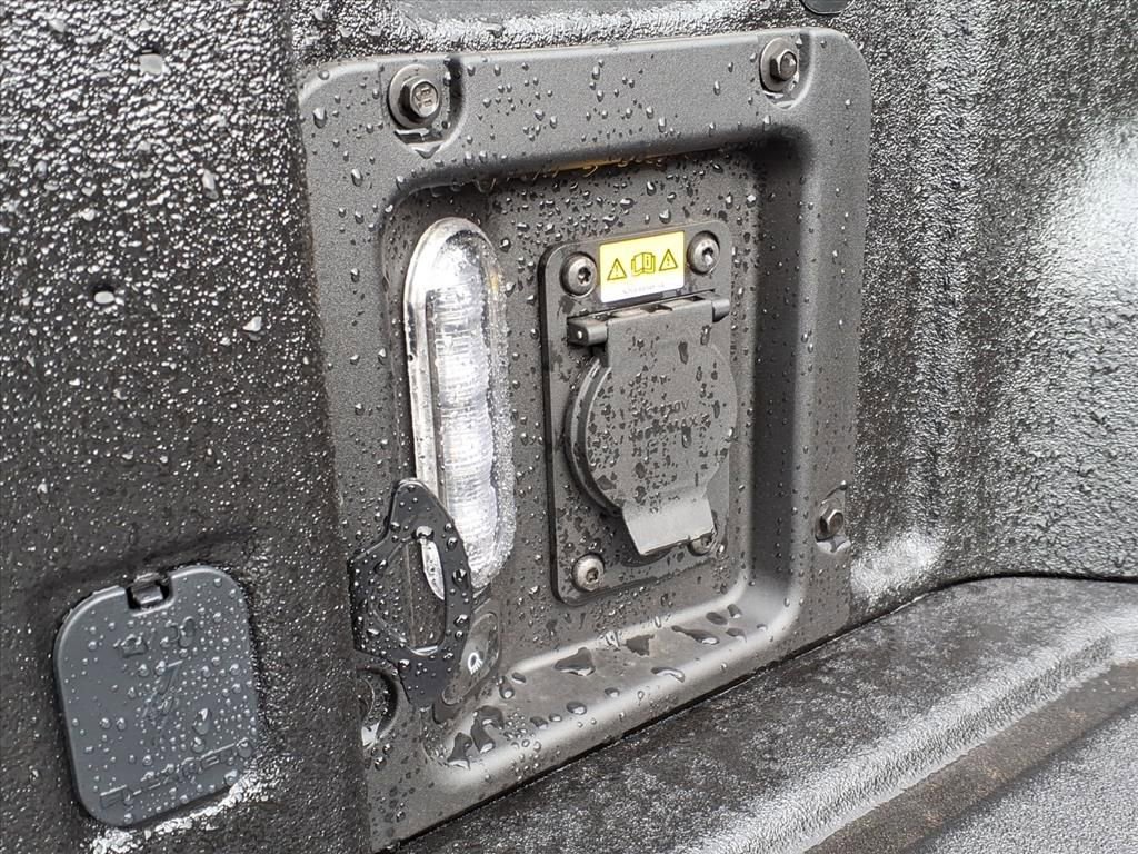 New 2026 Ford Maverick Lariat w/ Black Appearance Package image 9