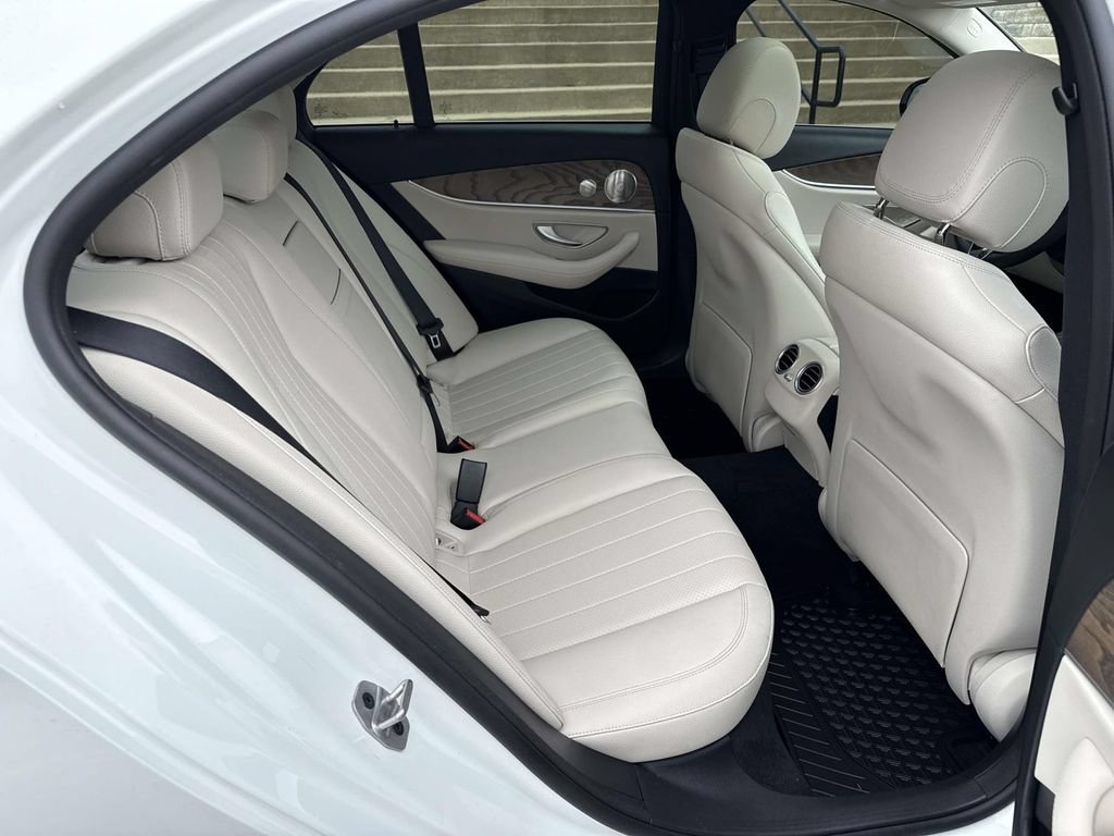 Used 2023 Mercedes-Benz E 350 4MATIC Sedan image 11