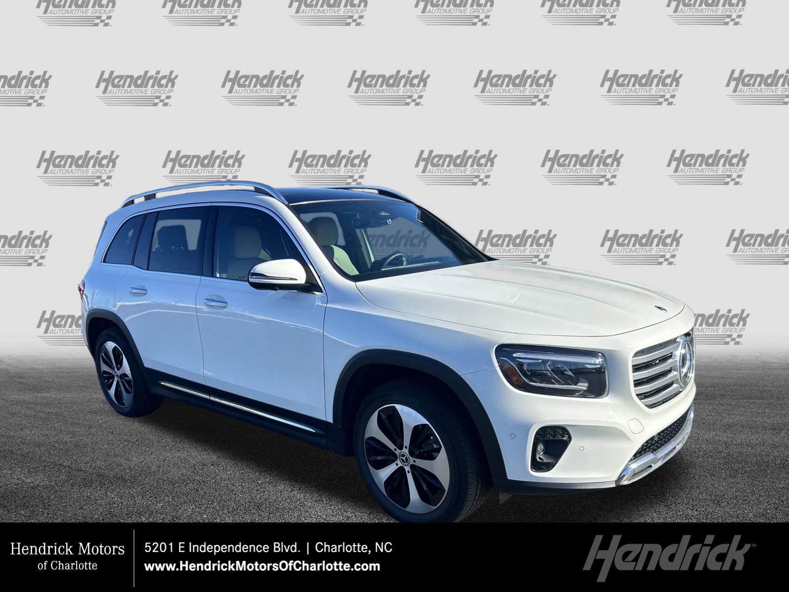 Used 2025 Mercedes-Benz GLB 250 image 1