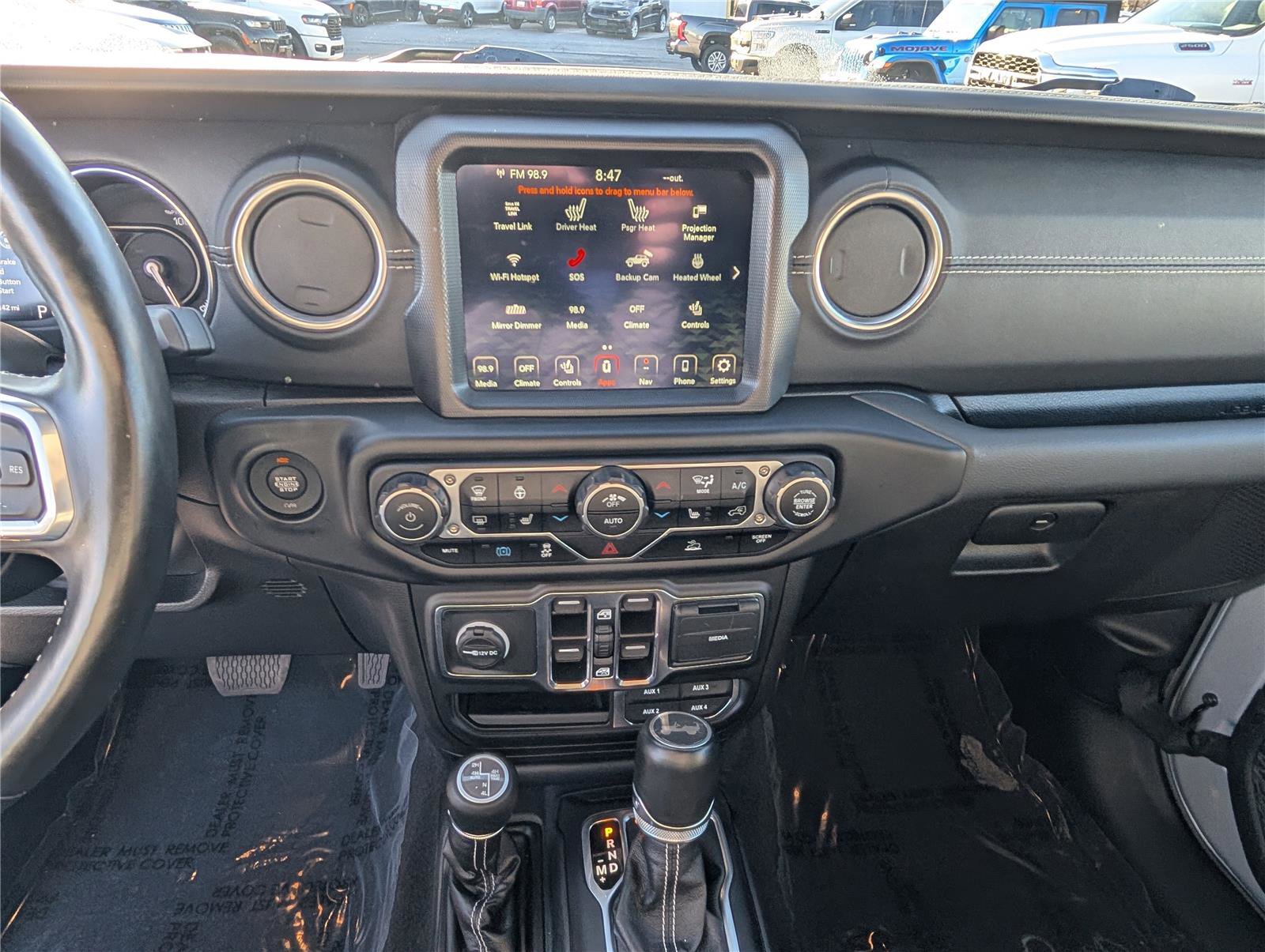 Used 2023 Jeep Wrangler Sahara w/ Cold Weather Group image 19