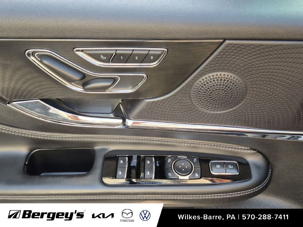 Used 2023 Lincoln Corsair AWD w/ Equipment Group 101A image 22
