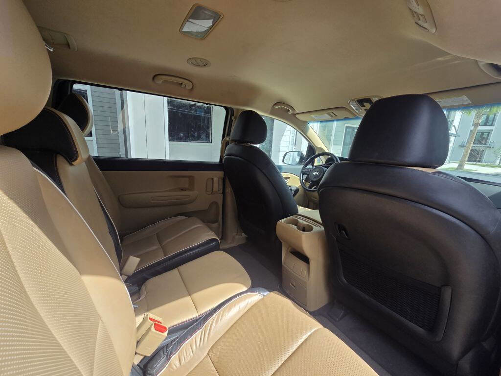Used 2017 Kia Sedona LX w/ LX Essentials Premium Package image 34