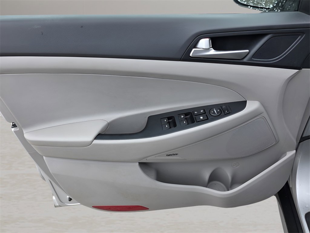 Used 2019 Hyundai Tucson Sport image 17