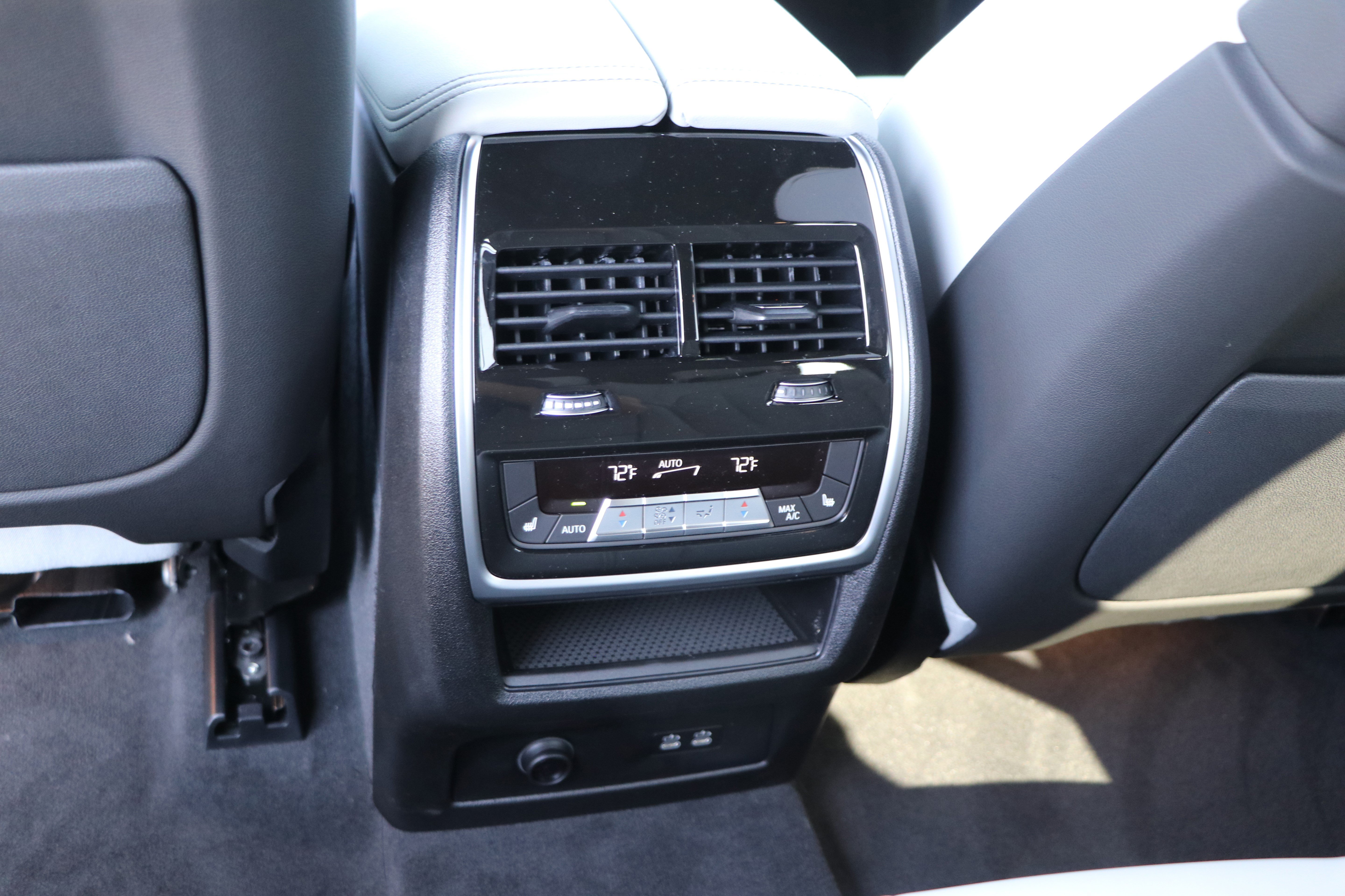 Certified 2026 BMW X5 xDrive40i w/ M Sport Package AWD/4WD image 31