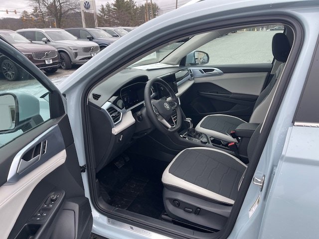 New 2026 Volkswagen Taos SE AWD/4WD image 5